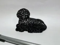 Chien allongé voronoï — sculpture de bureau — photo 2