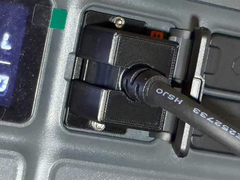 DJI Power 2000 input power cord clamp