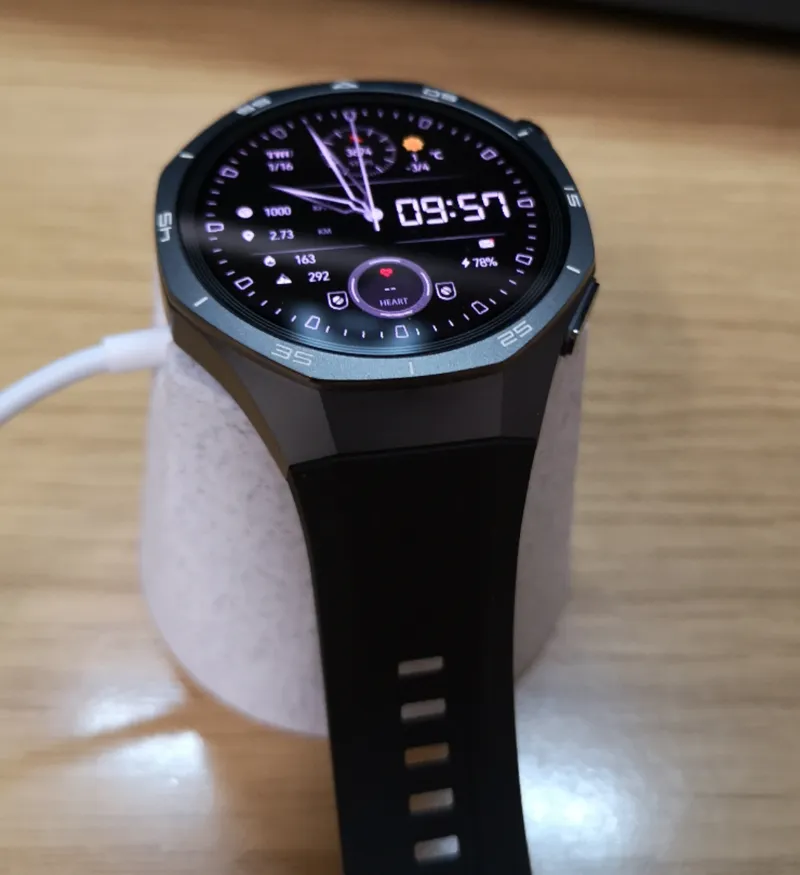 Huawei Watch GT5 Pro  Ladestation