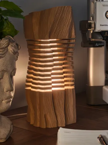 Accesorio de iluminación decorativa: Emberwood Desk Lamp — vista de referencia 2