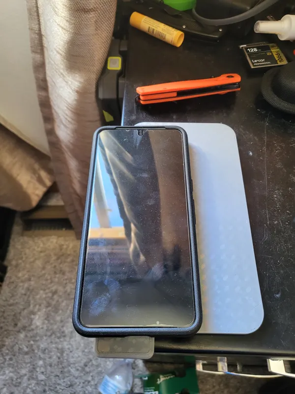 Magnetic TPU phone pad