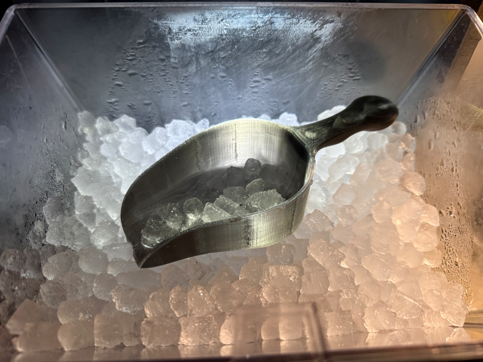 Magnetic Ice Scoop | Perfect Solution