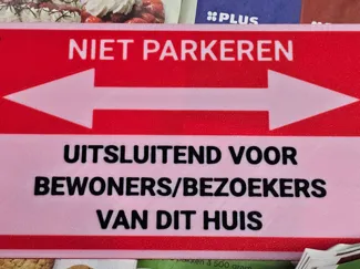 DO NOT PARK Sign (Dutch version)
