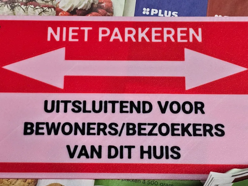 DO NOT PARK Sign (Dutch version)
