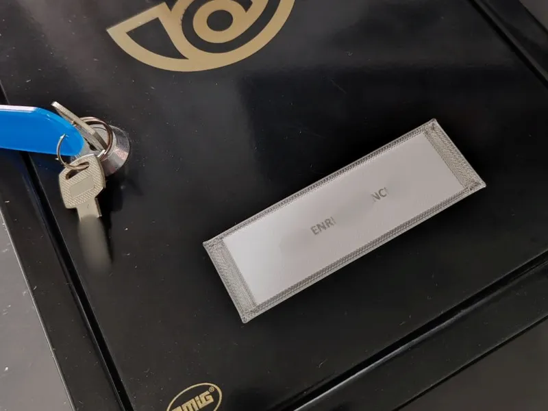 Mailbox nameplate (Tapa nombre buzón de correo)