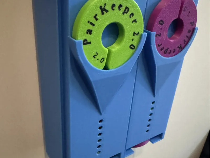 PairKeeper 2.0 Dispenser – tidy clips, tidy socks!