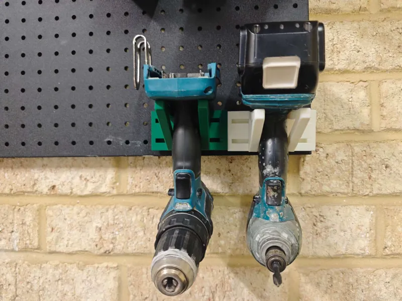 Power tool's holder for Bunning's metal pegboard