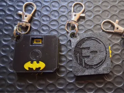 Flight and chains "Batman" Score Counter keychain