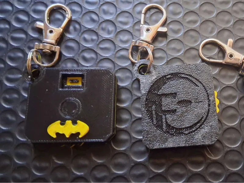 Flight and chains "Batman" Score Counter keychain