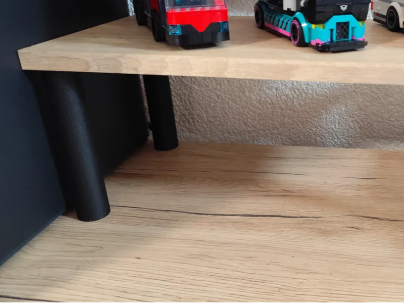 Shelf leg