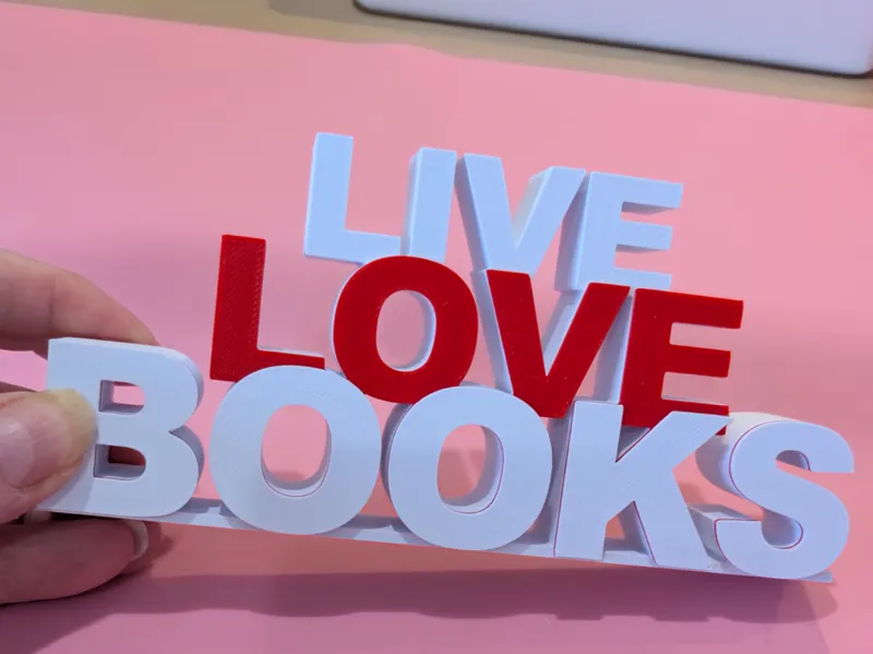 LIVE LOVE BOOKS