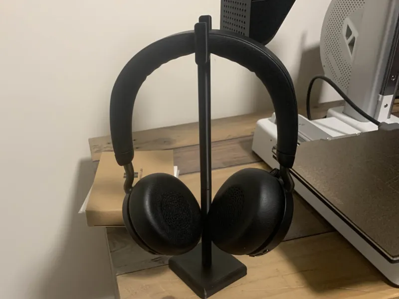 Headphone support 