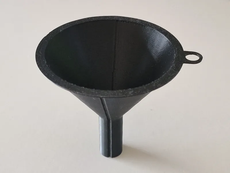 Funnel with air channel