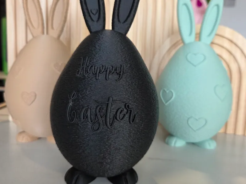 Osterei mit Happy Easter Schriftzug