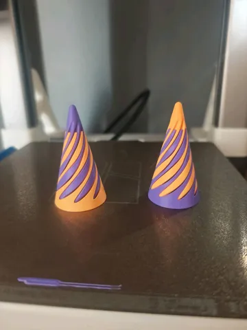 Objeto manipulable: Spiral cone fidget — vista de referencia 3