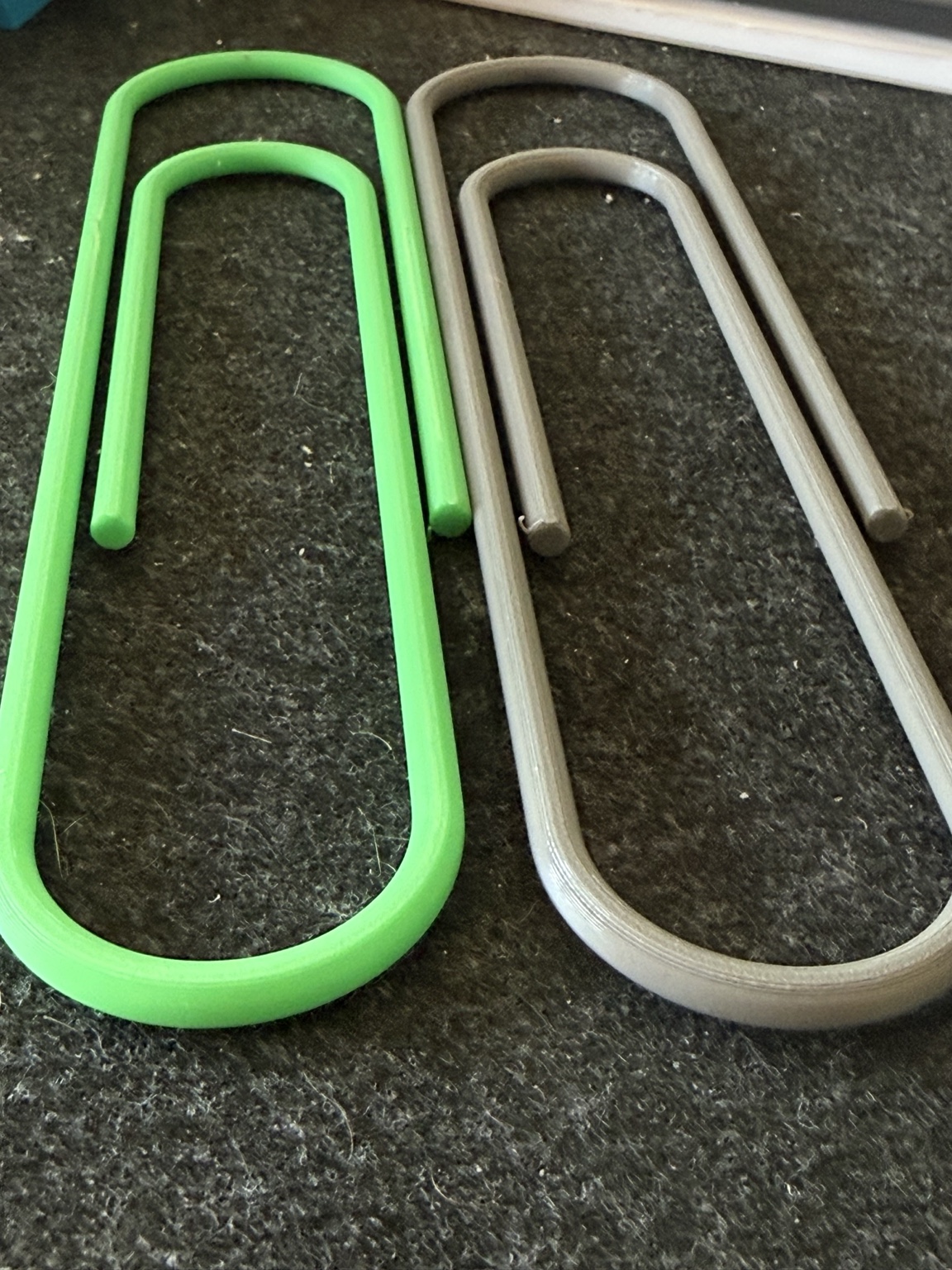 Miniatura 2 do modelo 3D Giant Parametric Paper Clip
