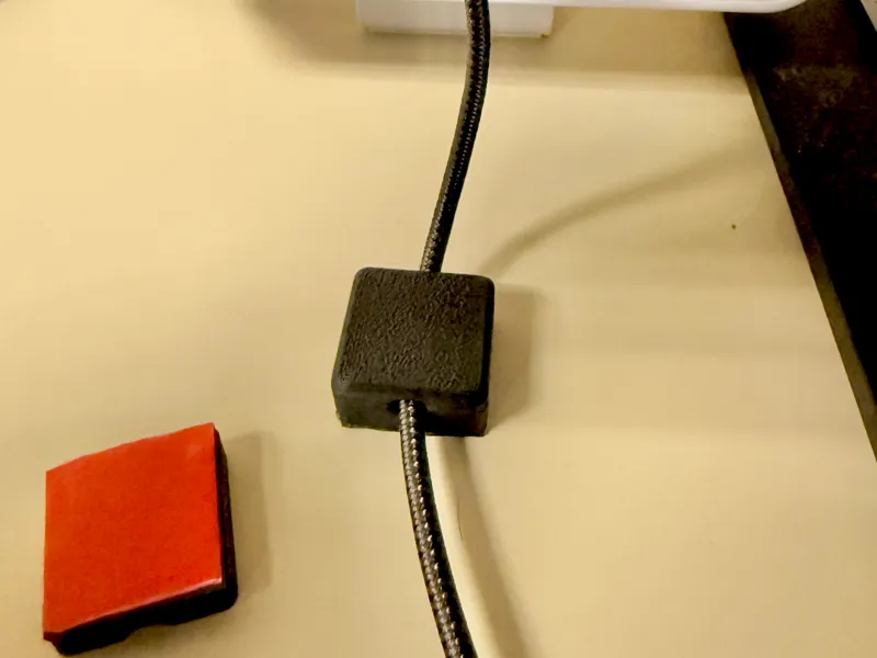 Cable clip