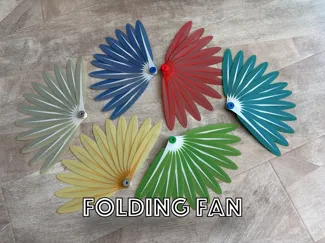 Folding fan with feather textures