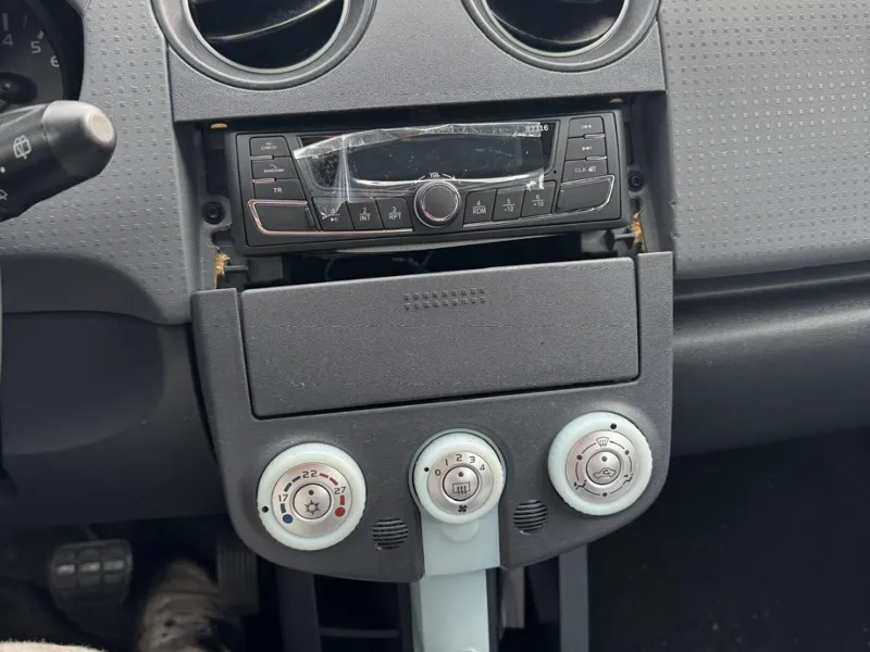 Mitsubishi Colt radio cover