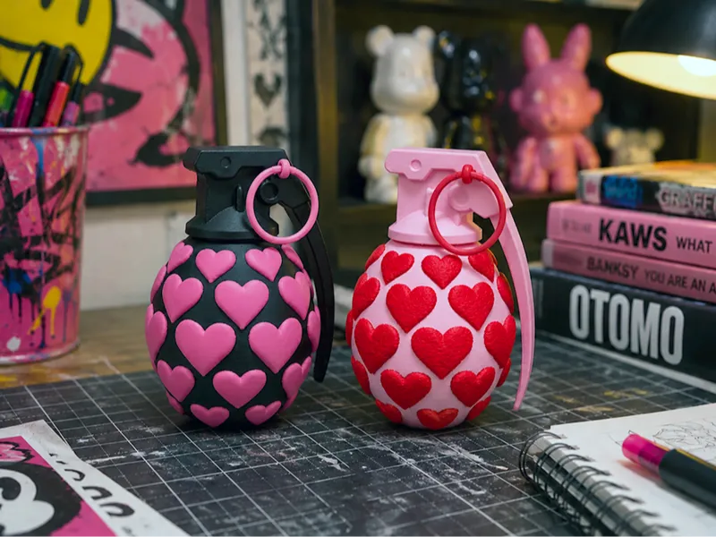 Heartbreaker - Desk ornament and paperweight