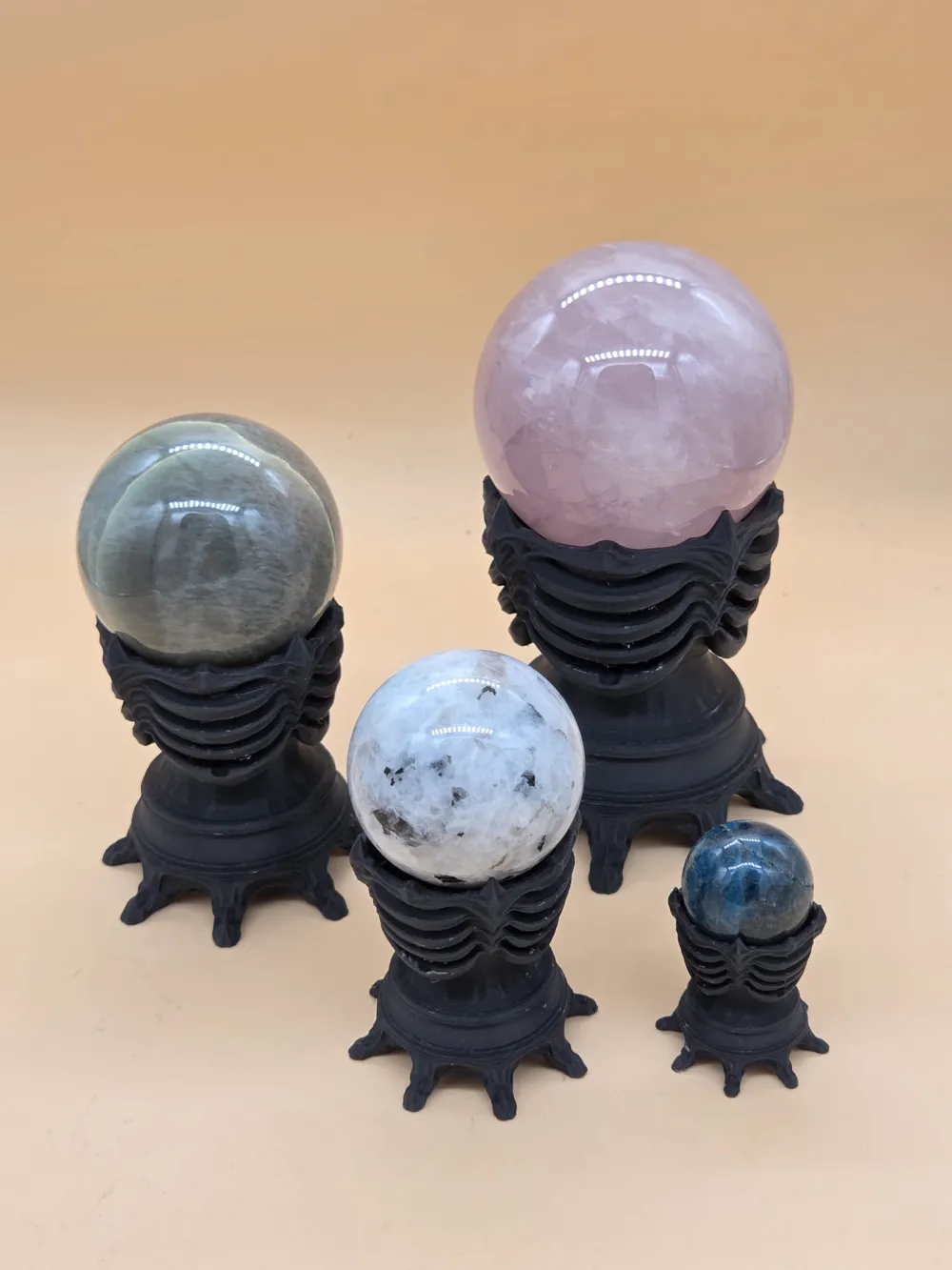 Ribbed Crystal Ball Stand - Free 3D Print Model - MakerWorld