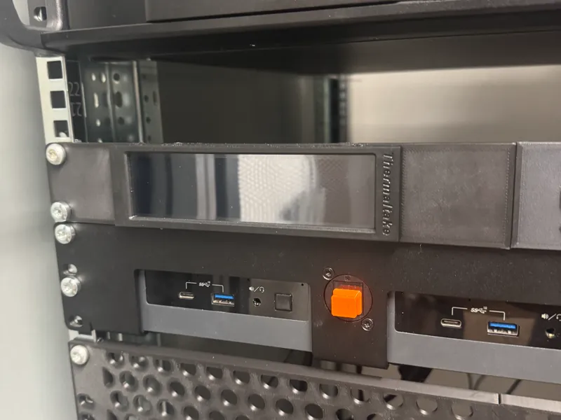 19" Erweiterung (links) für Thermaltake Commander 