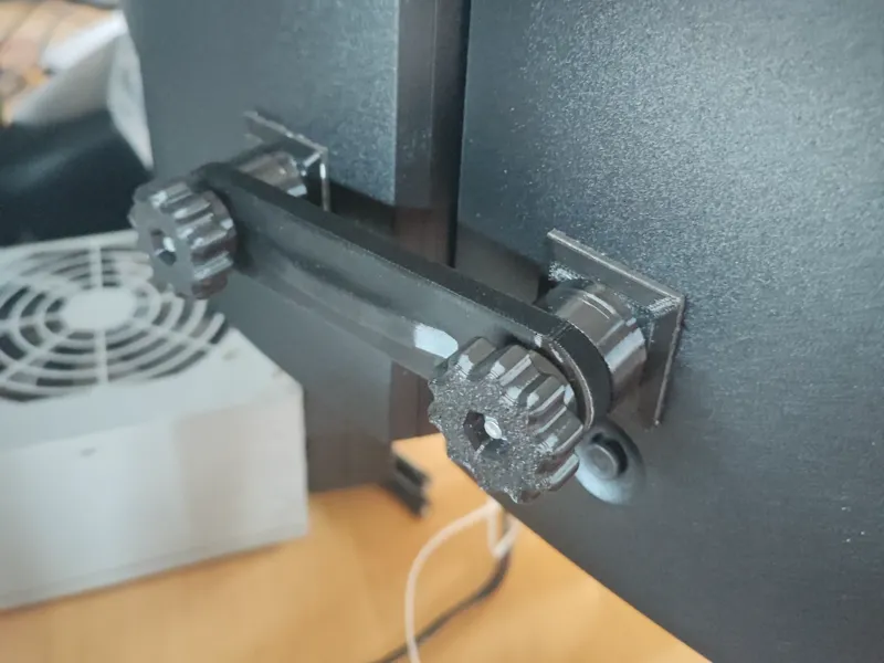 Dual Monitor Alignment Clip