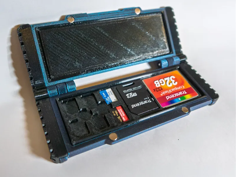 Rugged SD & CF memory card holder with TPU and PLA