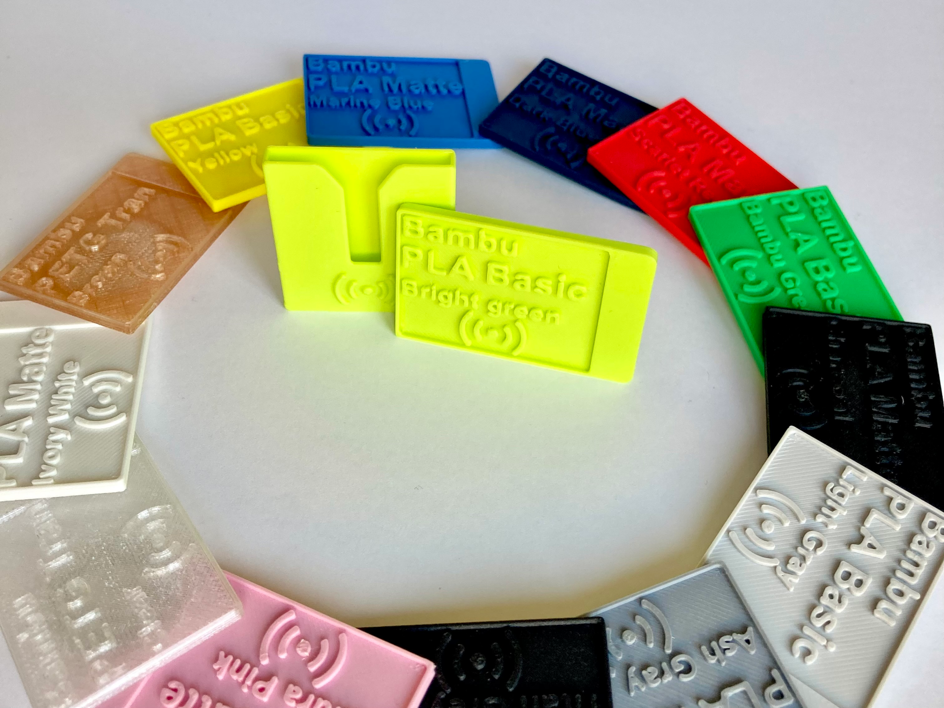 Customizable NFC Filament swatches with case