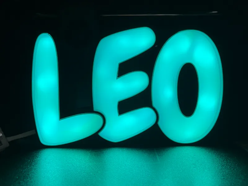 LAMPE LED PRENOM LEO