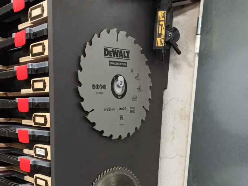 Saw Blade wall mount for 30mm or 1" arbor
