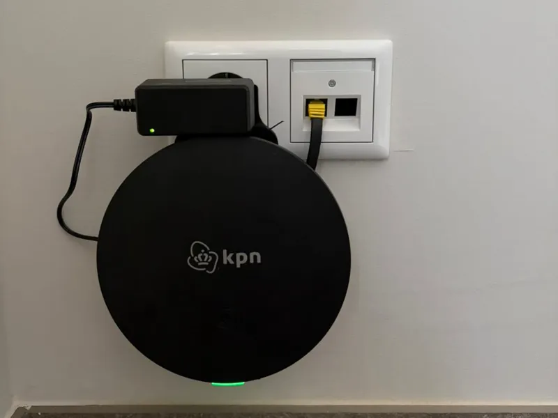 KPN Superwifi socket mount
