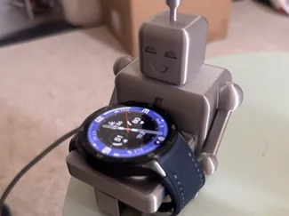 OnePlus Watch 3 Robot Charging Dock