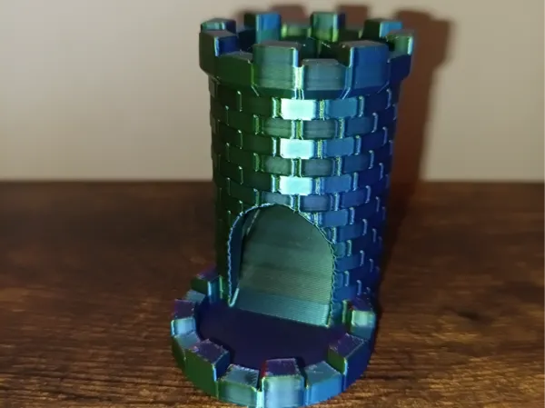 Mini tour à dés avec base