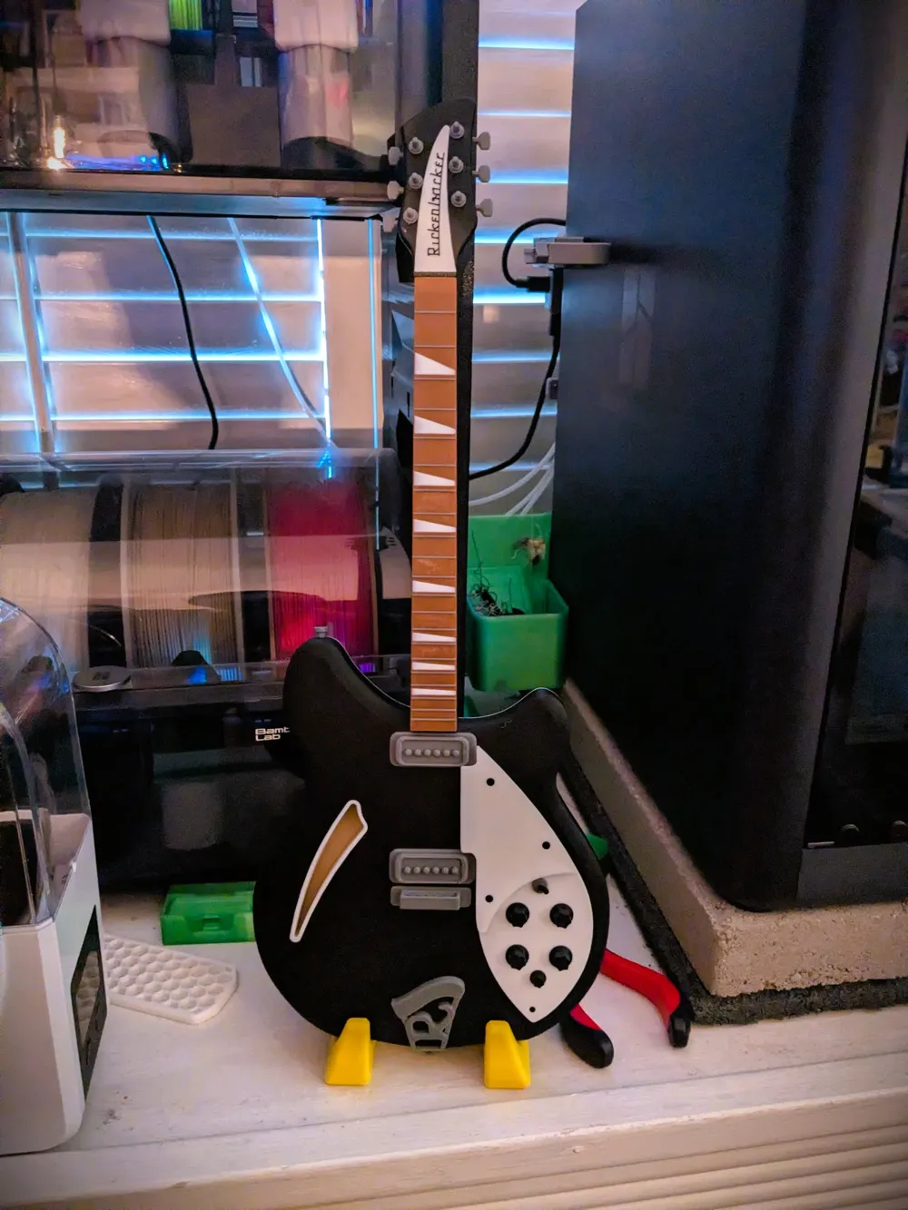 Giant Mini Rickenbacker 360 Jetglo Replica - Free 3D Print Model ...
