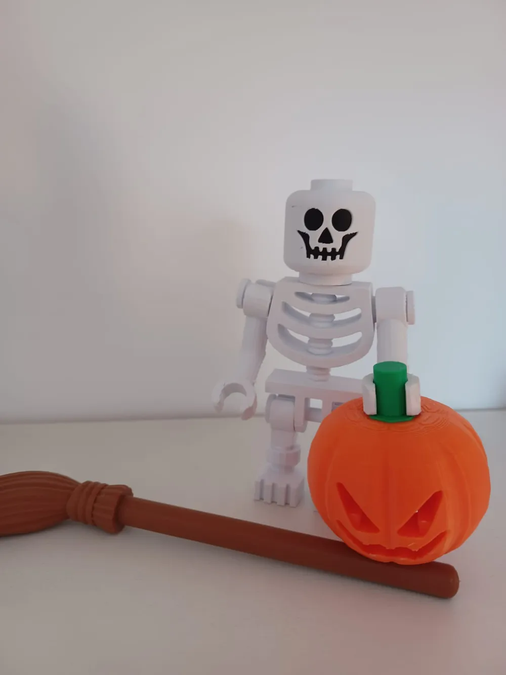 halloween brick skeleton by 51M0N MakerWorld: Download Free 3D Models