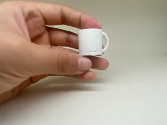 小杯子，给微缩小人使用，可经过缩放