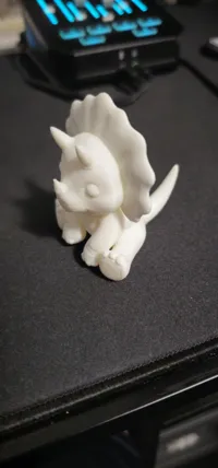 Mignon dinosaure Tricératops — photo 4