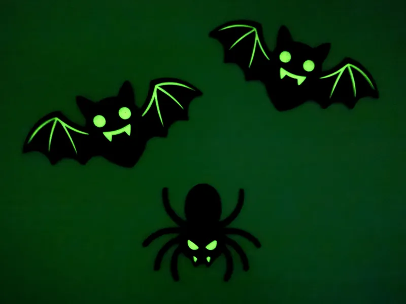 Glowing Halloween Wall Decoration (2D)