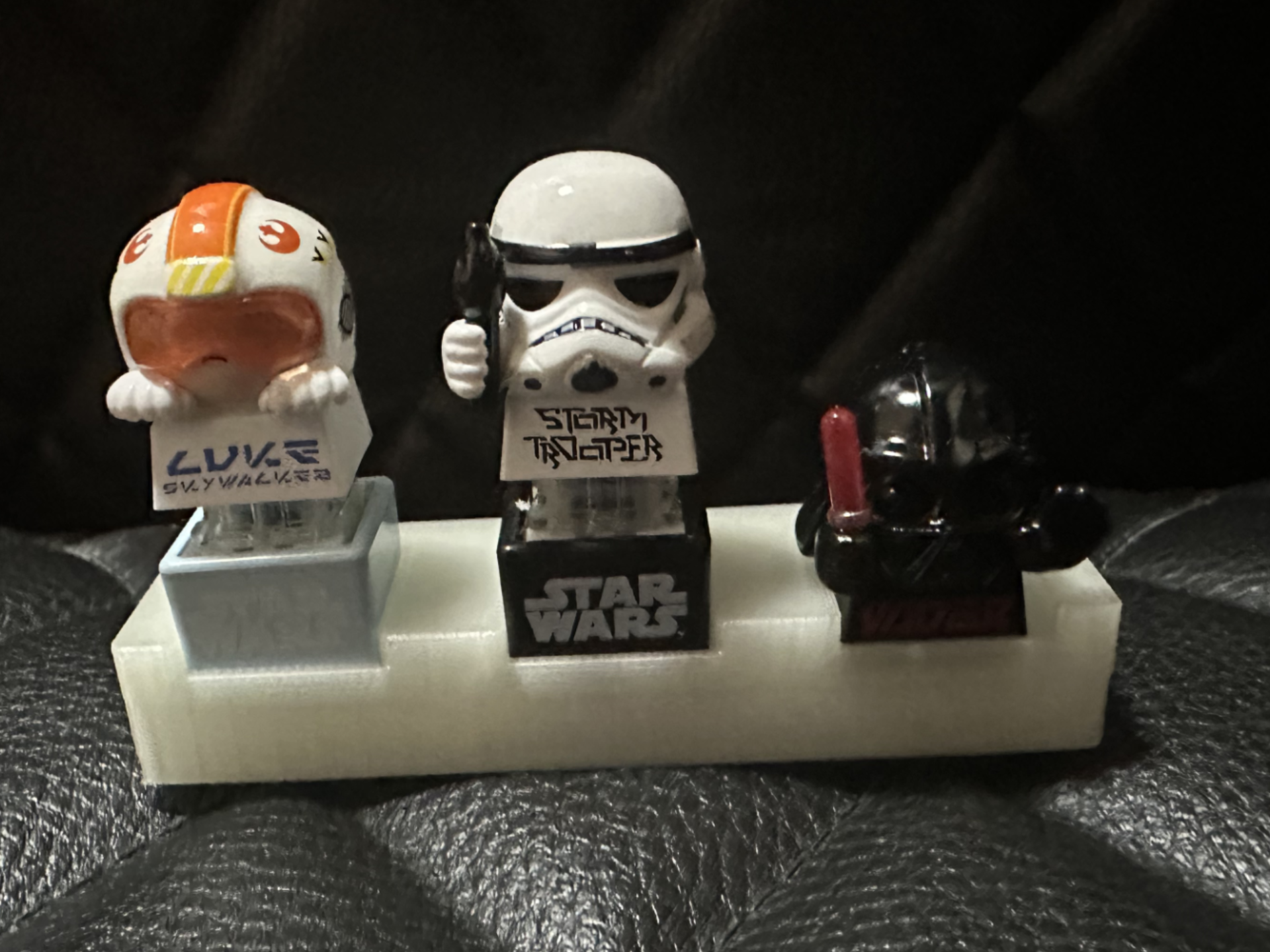Extendable Keycap Display Stand