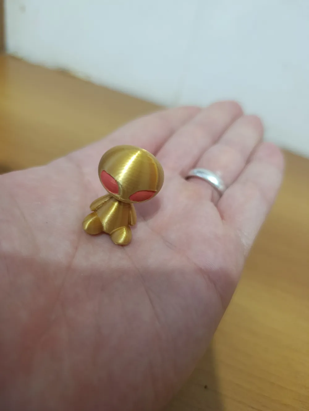 Golden Alien Buddies – Cute Sci-Fi Mini Figures by Trimela3D MakerWorld ...