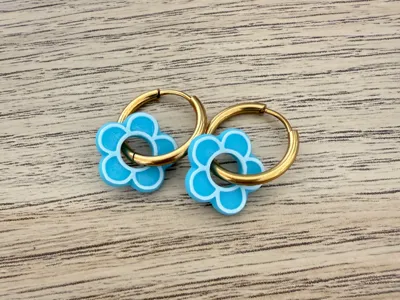 Embossed flower earrings 
