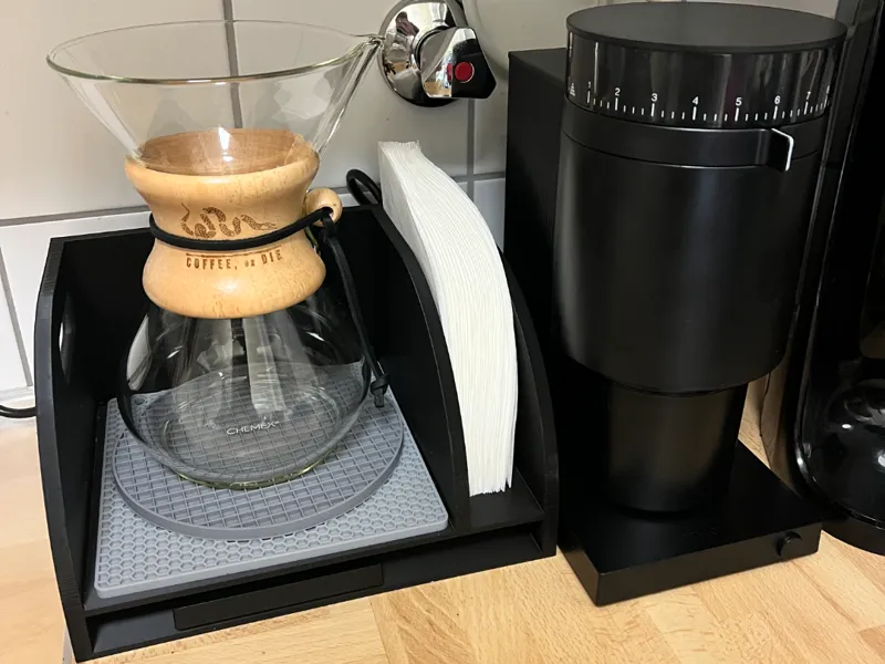 Chemex Caddy with place for Fellow mini scale