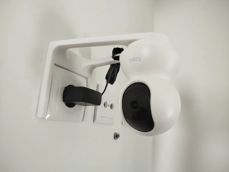 Tapo C200 Camera wall EFAPEL socket mount