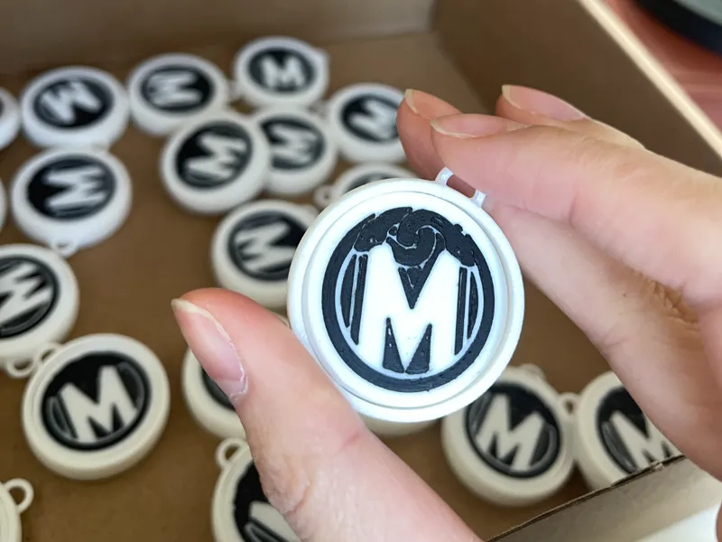 MBCC简化版logo的旋转钥匙扣