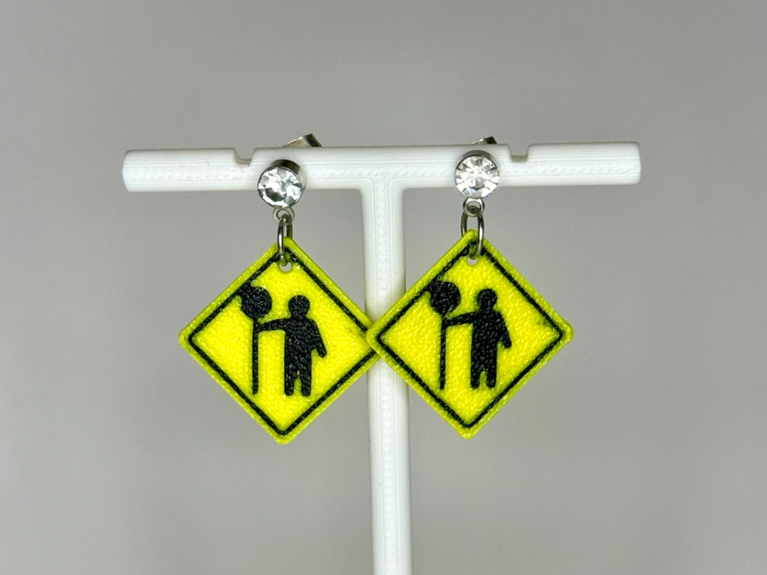 Miniatura 1 do modelo 3D Flagger Ahead Sign Earring