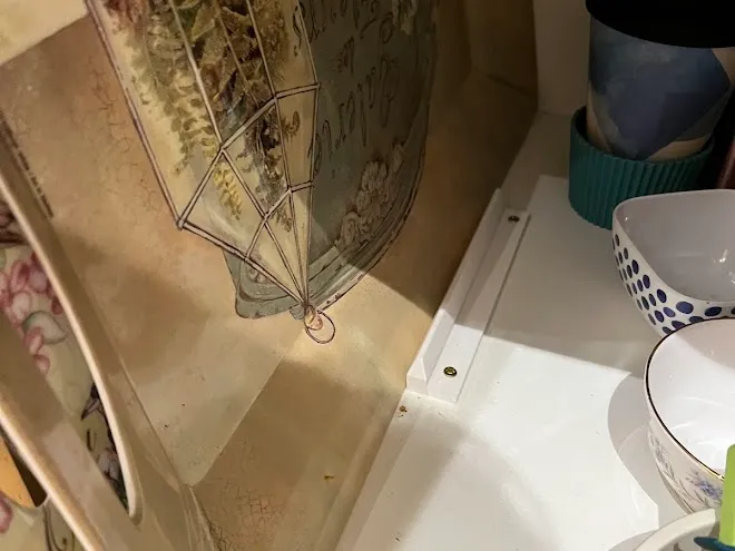 Tray stopper