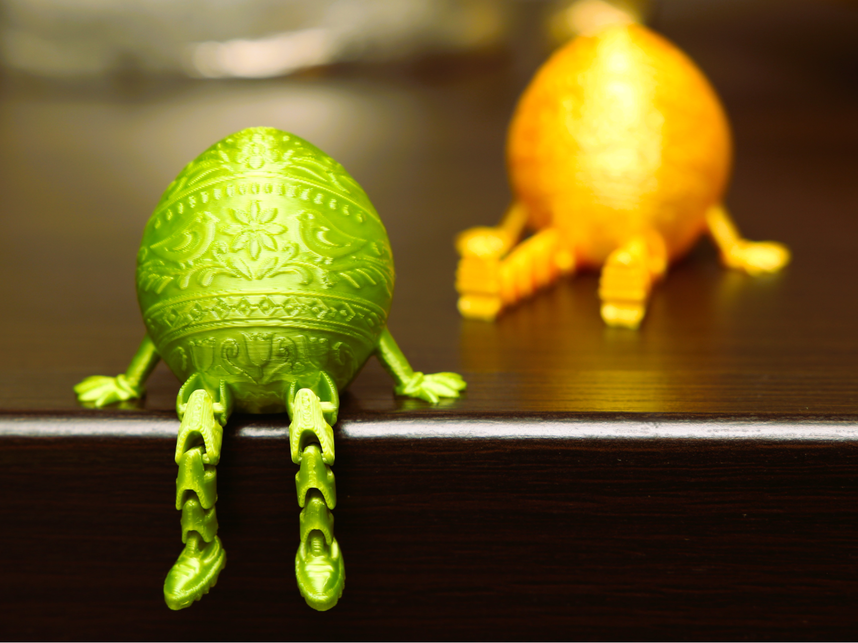 Easter Egg with articulated legs 
