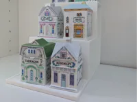 Étagère à trois niveaux pour miniatures — photo 2