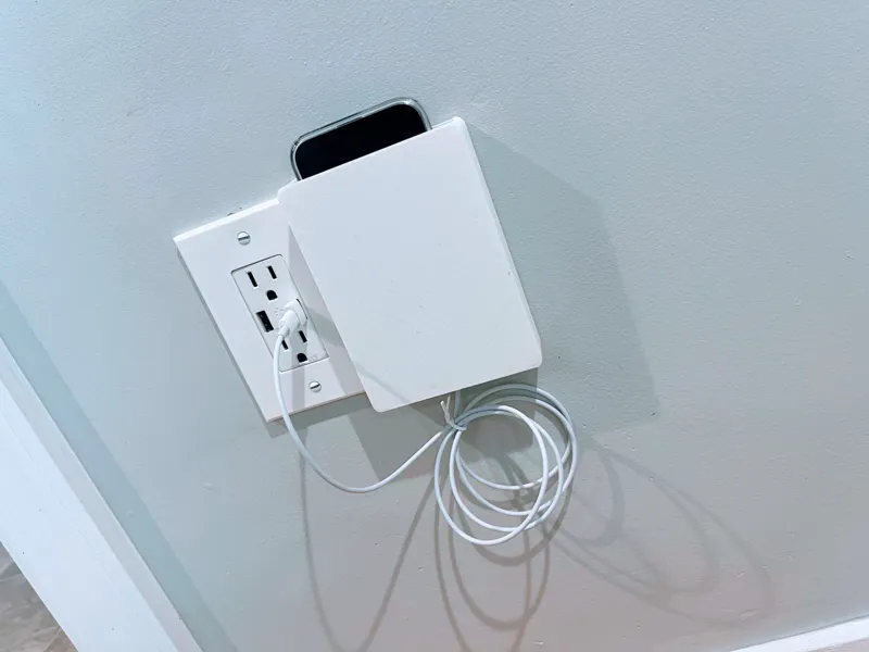 Wall Plate with Attached Magsafe Phone Mount